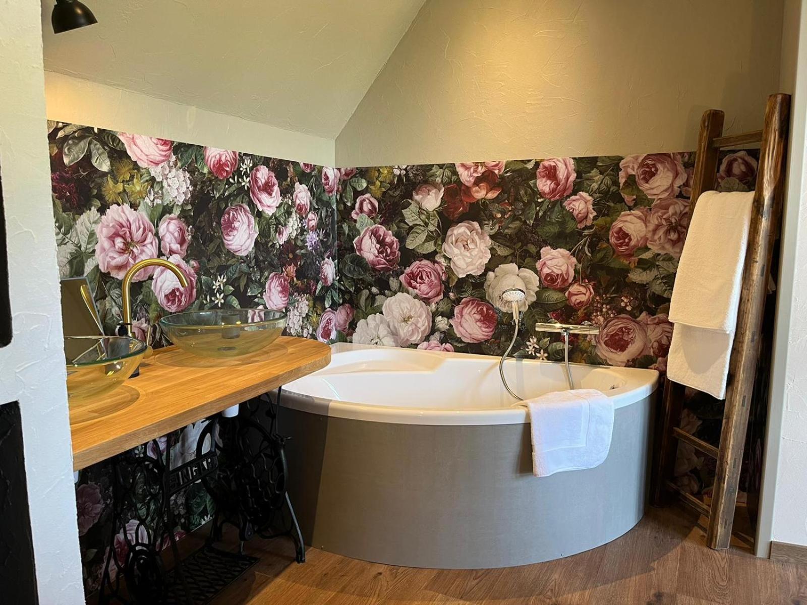Maison D'Hote Avec Sauna Et Jacuzzi A La Campagne Les Portes du Coglais Eksteriør bilde