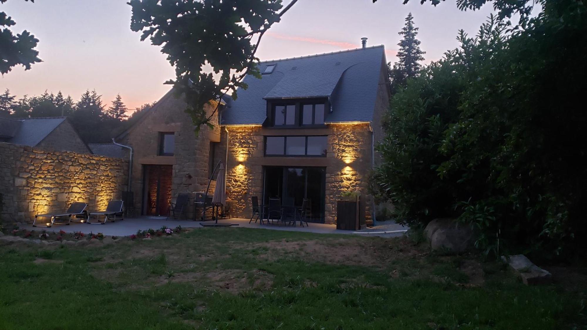 Maison D'Hote Avec Sauna Et Jacuzzi A La Campagne Les Portes du Coglais Eksteriør bilde